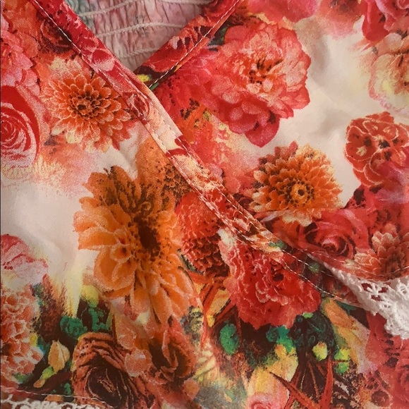 Floral crop top - Picture 2 of 3